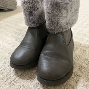 OshKosh B’gosh Girls Faux Suede Fur Grey Boots Size 11